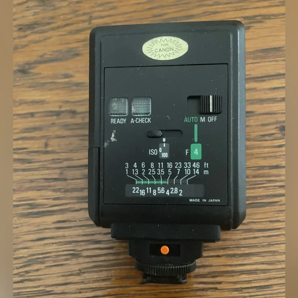 Black Compact Camera Flash with Diffuser